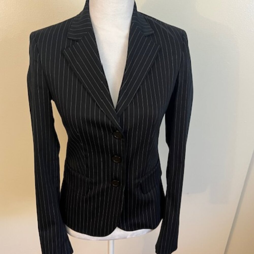 Size 38 - womens - United Colors of Benetton blazer - pin striped - black